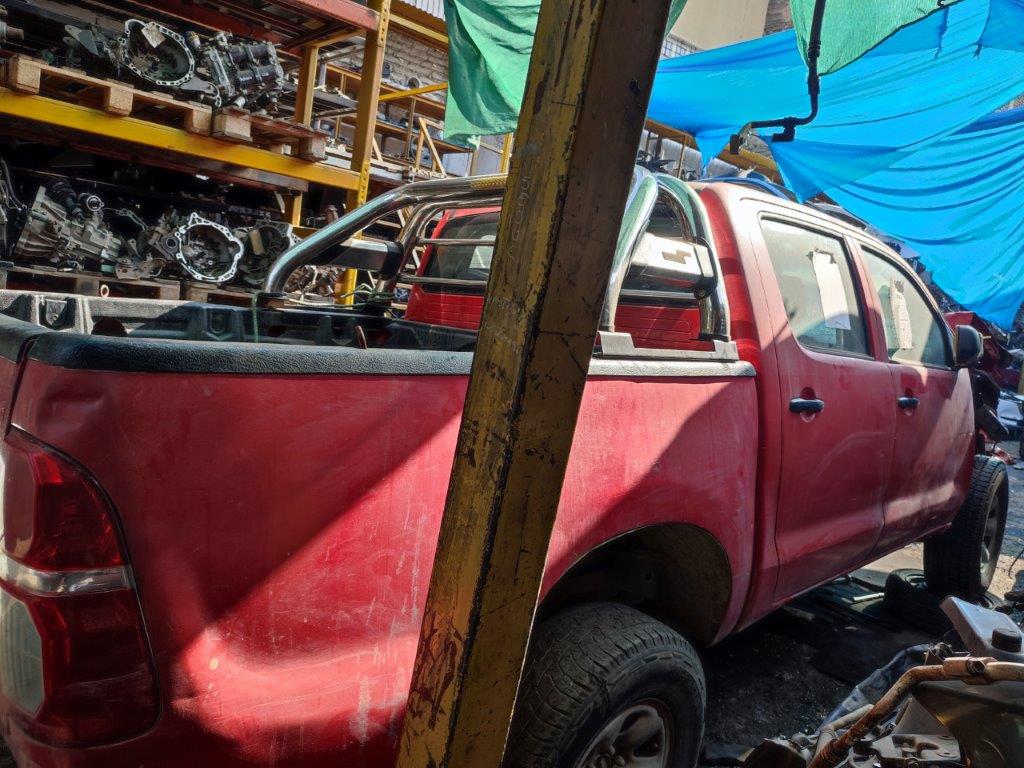  Toyota HILUX 2005    EN DESARME